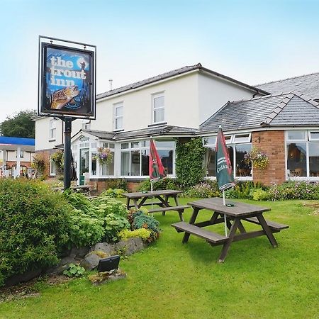 The Trout Inn Beulah Kültér fotó